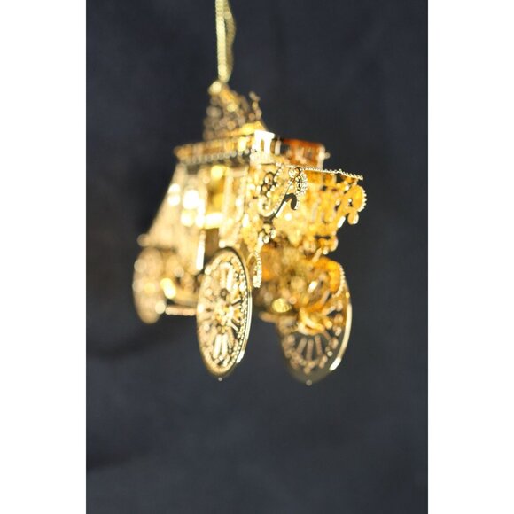 Danbury Mint 2019 Gold Plated Carriage/Stage Coach Ornament 2019 Edition With In - Picture 3 of 4